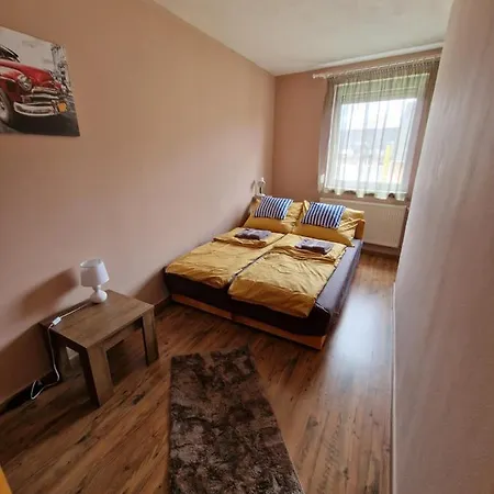 Epreskert Apartment *