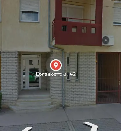 Epreskert Apartment *